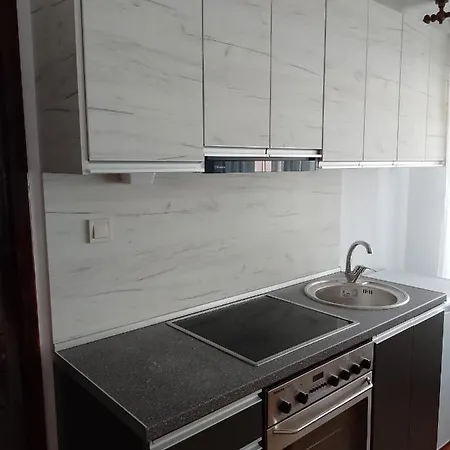 Apartmán цвят бяло