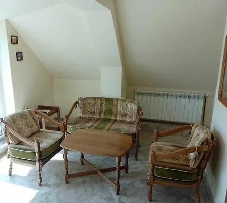 цвят бяло * Sofia