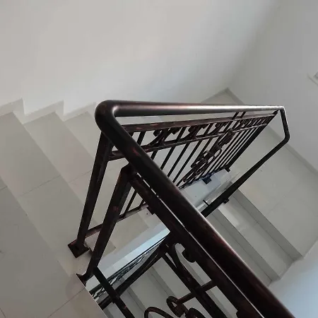 Apartment цвят бяло Sofia