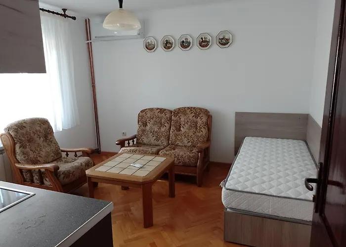 Апартаменты цвят бяло *